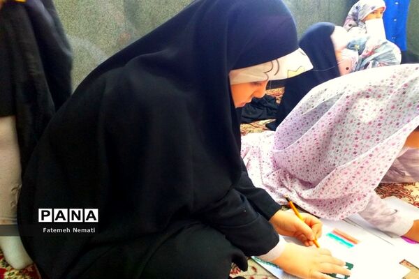حضور دانش‌آموزان و فرهنگیان در نماز جمعه شهرستان ملارد
