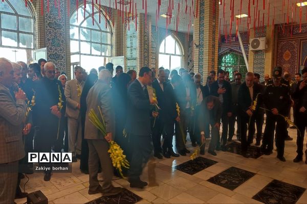 گلباران  مزار شهدای شهرستان بجنورد با حضور وزیر آموزش و پرورش