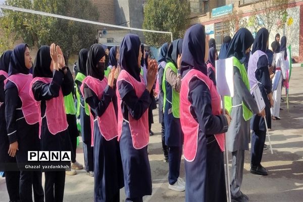 المپیاد درون مدرسه‌ای در دبیرستان نفیسه خوشنیت یک