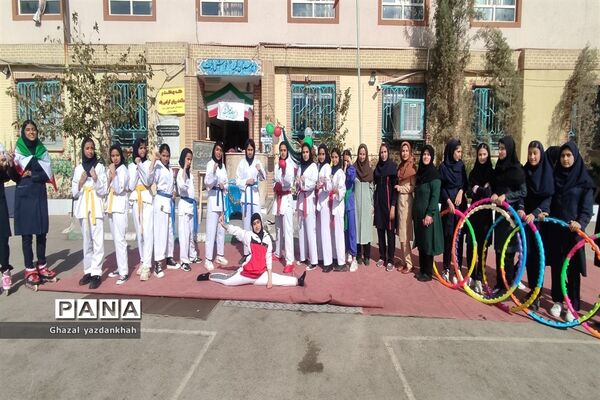 المپیاد درون مدرسه‌ای در دبیرستان نفیسه خوشنیت یک