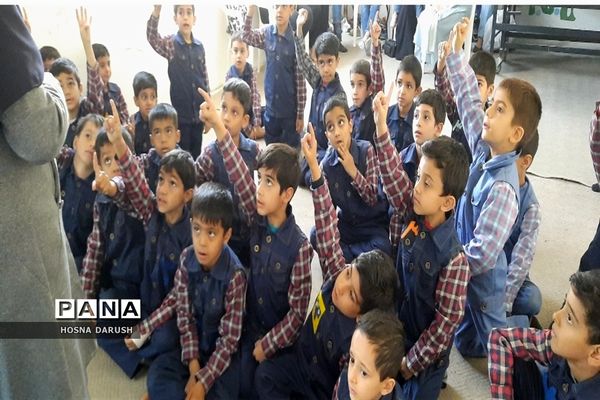 جشن آب در دبستان سرافراز ناحیه۷ مشهد