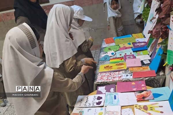 تزیین کتاب خانه دانش‌آموزان مدرسه میقات شهرستان پردیس