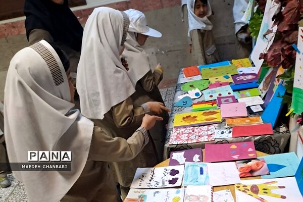 تزیین کتاب خانه دانش‌آموزان مدرسه میقات شهرستان پردیس
