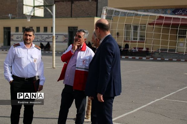 بازدید از مدارس ایمن در برابر زلزله