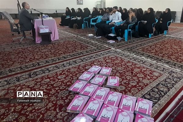 برگزاری دوره تربیت مربی روخوانی و روانخوانی قرآن کریم در خلیل‌آباد