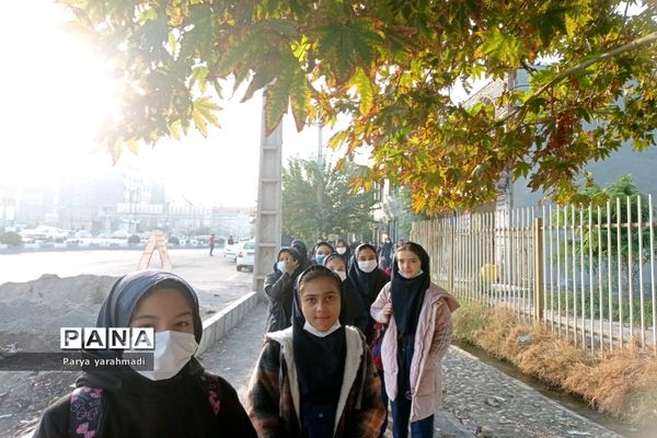 بازدید از کتابخانه ولیعصر شهرستان ورامین به‌مناسبت روز کتاب و کتابخوانی و کتابدار