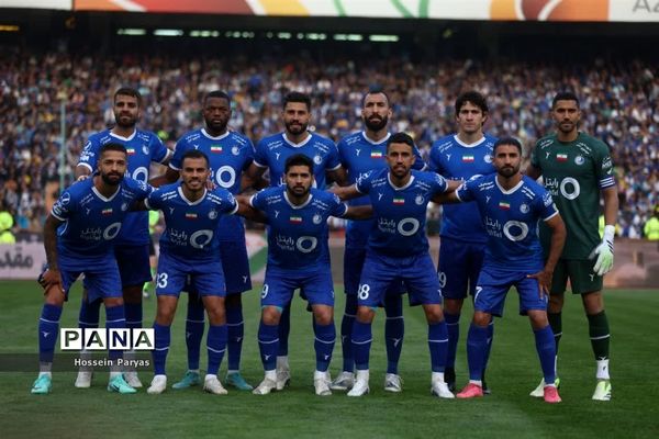 دیدار تیم‌های استقلال تهران و تراکتورسازی تبریز