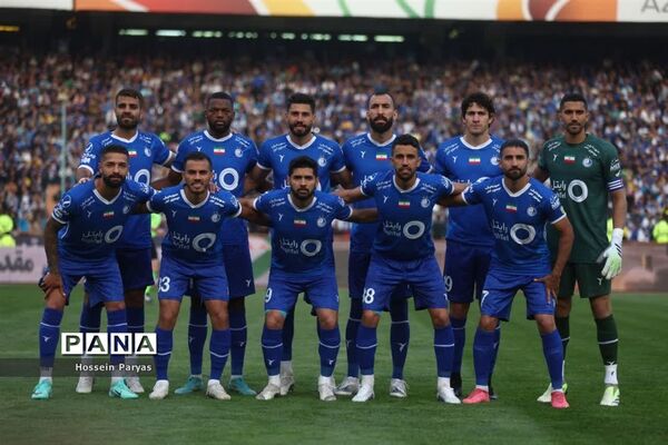 دیدار تیم‌های استقلال تهران و تراکتورسازی تبریز