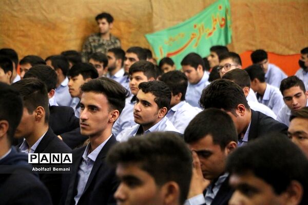 یادواره 77 دانش‌آموز شهید دبیرستان ماندگار شیخ صدوق قم-2