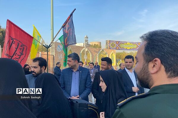 مراسم بدرقه دانش‌آموزان دختر عازم اردوی راهیان‌نور در فرهنگسرای ولاء شهرری