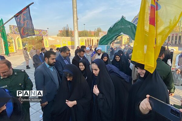 مراسم بدرقه دانش‌آموزان دختر عازم اردوی راهیان‌نور در فرهنگسرای ولاء شهرری