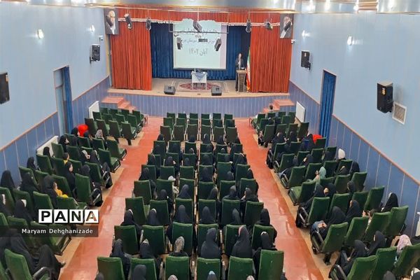 همایش توجیهی راهیان نور ویژه دختران پایه دهم مدارس شهرستان  مهریز