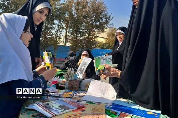 برپایی بازارچه فرشتگان در دبستان حافظ دخترانه