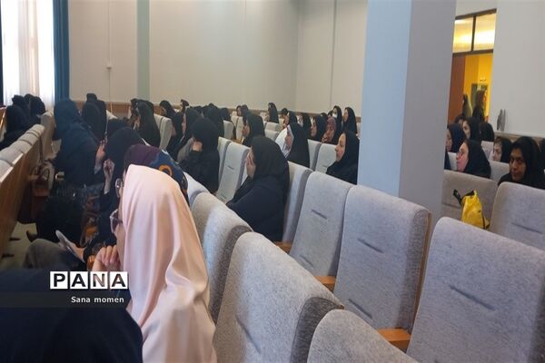 کارگاه آموزشی مراقبین و رابطین سلامت وپیشگیری از آسیب های اجتماعی