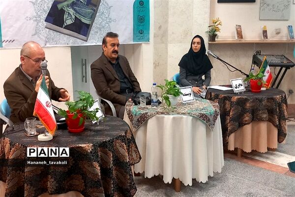 همایش نقد ادبی کتاب «رسته سنگ اندازان» در شهرستان‌قرچک