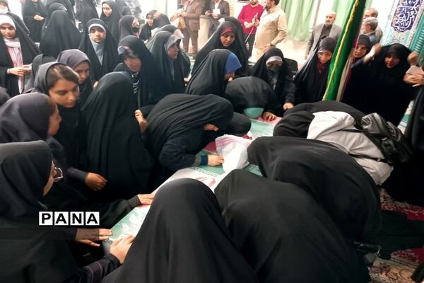 تجدید میثاق دانش‌آموزان منطقه ۲ با آرمان‌های شهدای ۸ سال دفاع مقدس در قالب کاروان راهیان نور