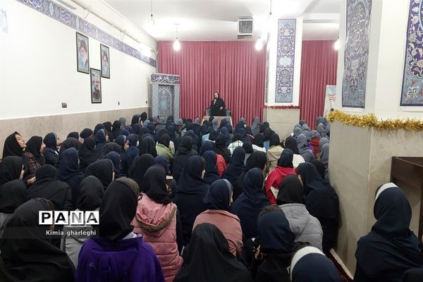 برگزاری کارگاه مشاوره «رمز موفقیت در کنکور» در دبیرستان نمونه ارشاد