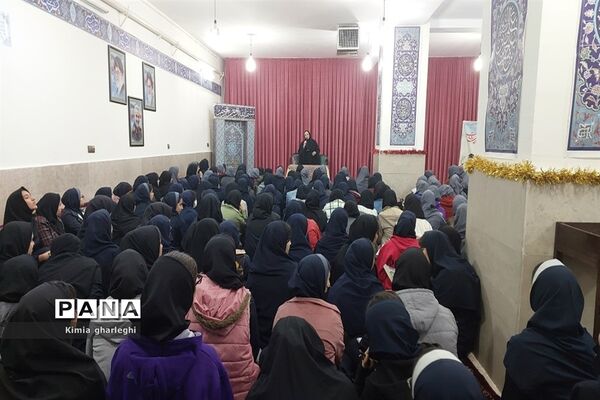 برگزاری کارگاه مشاوره «رمز موفقیت در کنکور» در دبیرستان نمونه ارشاد
