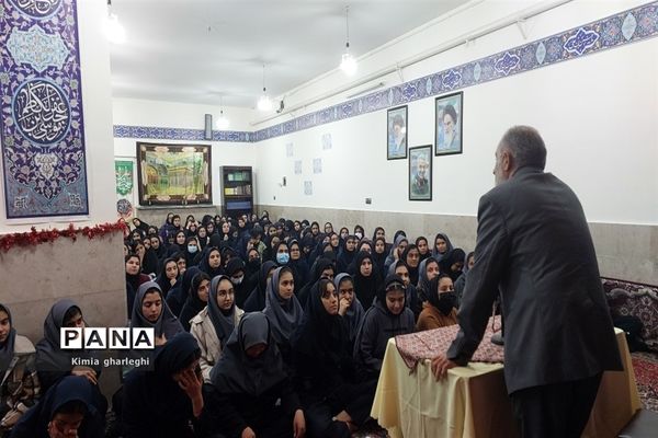 برگزاری کارگاه مشاوره «رمز موفقیت در کنکور» در دبیرستان نمونه ارشاد