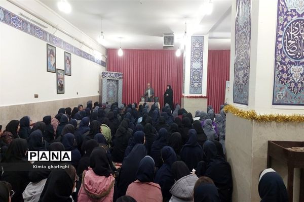 برگزاری کارگاه مشاوره «رمز موفقیت در کنکور» در دبیرستان نمونه ارشاد