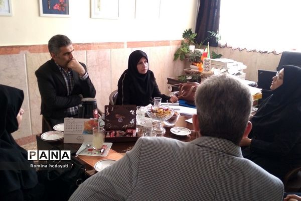 بازدید تخصصی مسئولان بخش فنی و حرفه‌ای و کاردانش اداره کل آموزش و پرورش شهرستان‌های تهران از هنرستان‌مبتکران رودهن