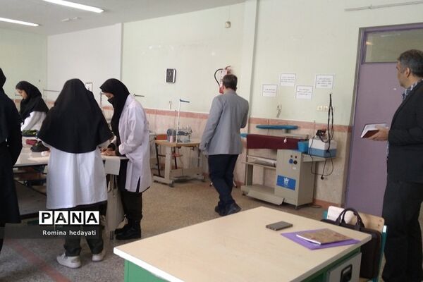 بازدید تخصصی مسئولان بخش فنی و حرفه‌ای و کاردانش اداره کل آموزش و پرورش شهرستان‌های تهران از هنرستان‌مبتکران رودهن