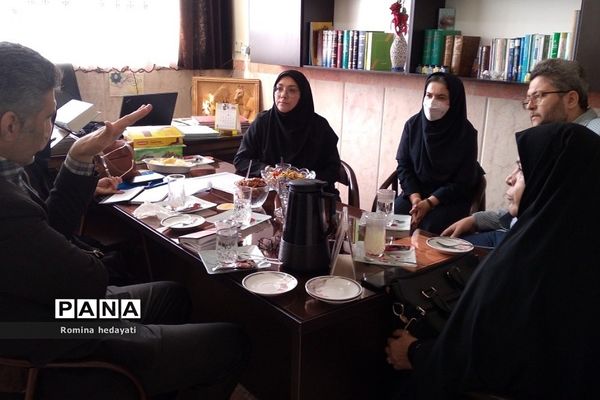 بازدید تخصصی مسئولان بخش فنی و حرفه‌ای و کاردانش اداره کل آموزش و پرورش شهرستان‌های تهران از هنرستان‌مبتکران رودهن