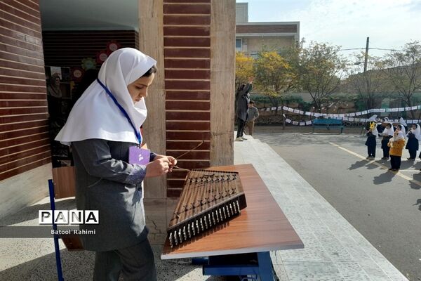 برگزاری مراسم گرامیداشت هفته کتاب و کتابخوانی در دبستان ایران جان‌محمدی صفادشت