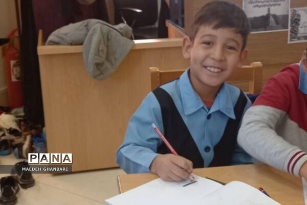 بازدید دانش‌آموزان دبستان شهید رحمانی از کتابخانه کرشت شهرستان پردیس‌