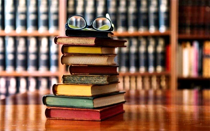 کتاب‌ها تا آن حد که رسم دوستی و انسانیت بیاموزند، معتبرند