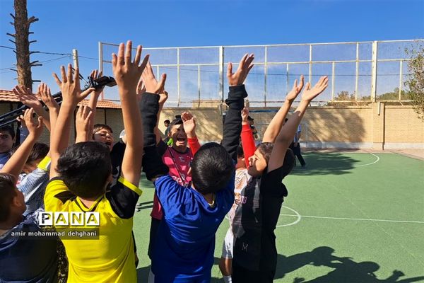 جام فوتبال درون‌مدرسه ای به‌مناسبت هفته بسیج دانش‌آموزی