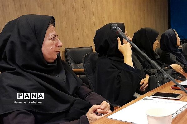 برگزاری کارگاه کمال‌گرایی با شعار از کمال‌گرایی تا پیشرفت‌گرایی ویژه مشاوران بهارستان دو
