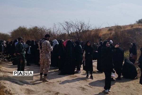 بازدید دانش‌آموزان ناحیه دو ری از مناطق جنگی