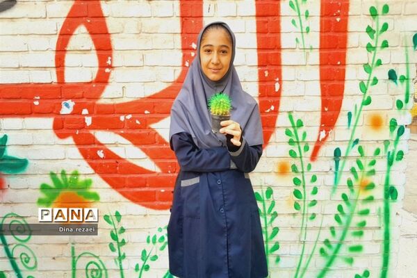 نمایشگاه گل و گیاه در مدرسه شهدای‌هسته‌ای قرچک