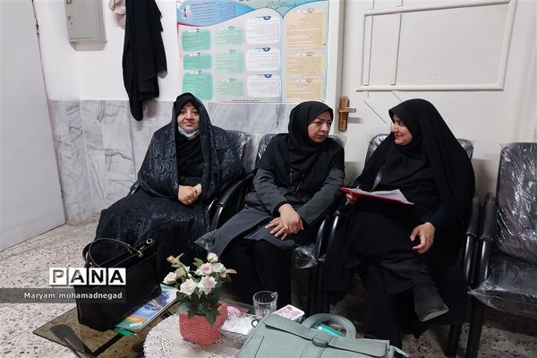 بازدید گروه های آموزشی متوسطه اداره کل آموزش وپرورش خراسان رضوی از دبیرستان عصمت دو