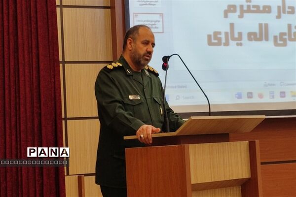 مراسم بدرقه دانش‌آموزان دختر عازم راهیان نور در شهرستان رباط‌کریم