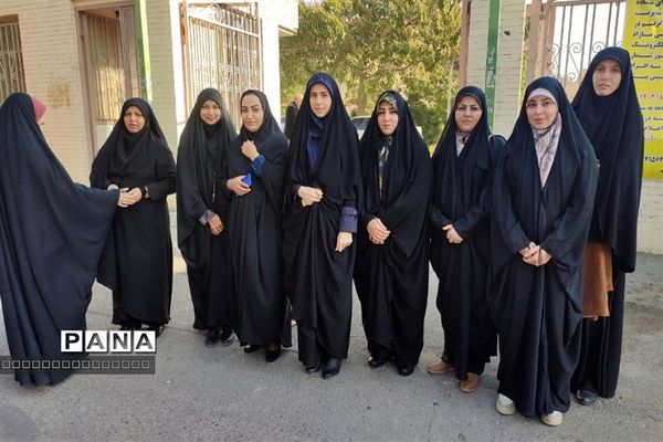 مراسم بدرقه دانش‌آموزان دختر عازم راهیان نور در شهرستان رباط‌کریم