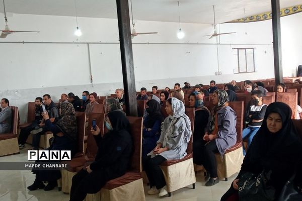 جلسه انجمن اولیا به‌مناسبت هفته دیابت در سالن اجتماعات کرشت شهرستان پردیس‌