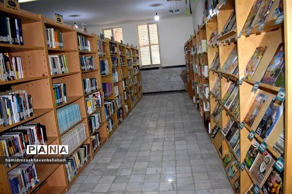 بازدید مدیر آموزش و پرورش بهاباد از کتابخانه عطائی و دیدار با کتابداران