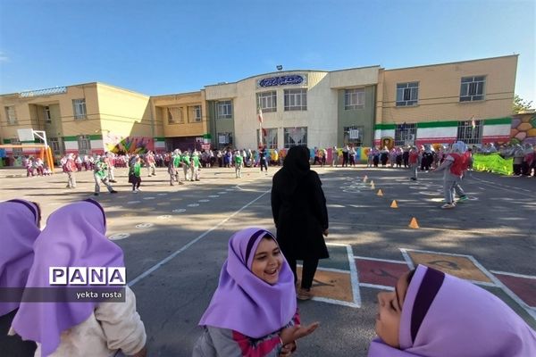 صبحگاه با نشاط دانش‌آموزان آموزشگاه حاج رحیم خالصی