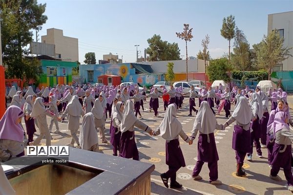 صبحگاه با نشاط دانش‌آموزان آموزشگاه حاج رحیم خالصی