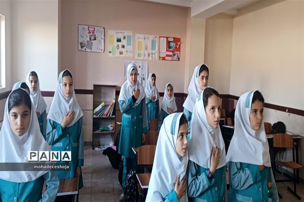 آیین چهارشنبه‌های امام رضایی در دبستان صدیقه‌کبری شهرستان فیروزکوه