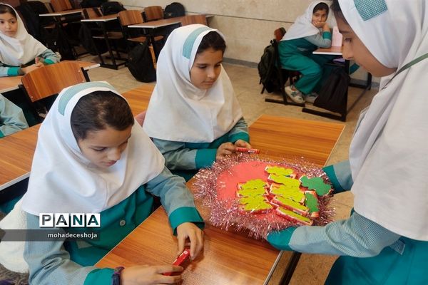 آیین چهارشنبه‌های امام رضایی در دبستان صدیقه‌کبری شهرستان فیروزکوه