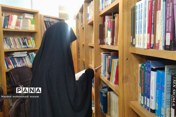 به مناسبت هفته کتاب و کتابخوانی