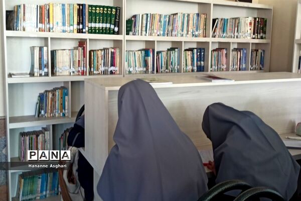 اجرای مرحله آموزشگاهی جشنواره نوجوان خوارزمی محور احساس واژه ها در دبیرستان دخترانه ناحیه یک