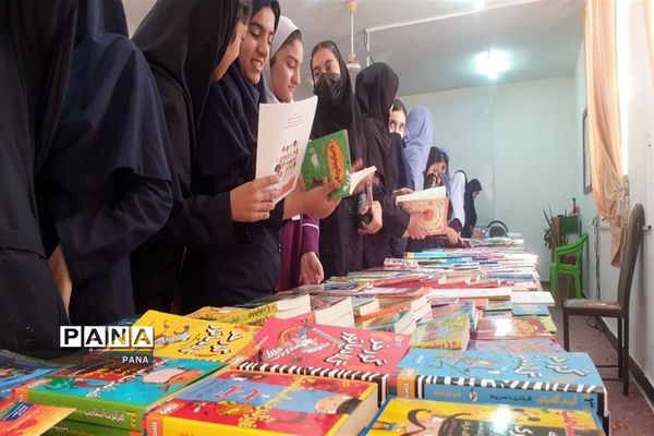 برنامه‌های مدارس پارسیان در هفته کتاب و کتاب‌خوانی