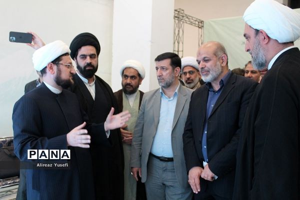 افتتاح نمایشگاه «روایت پیشرفت» با حضور وزیر کشور در قم