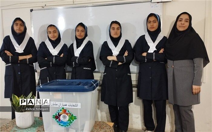 همیار مشاور پلی بین مشاور و دانش‌آموزان است