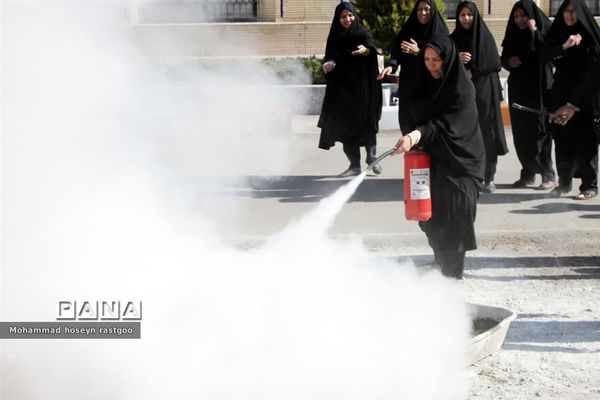 کارگاه تئوری و عملی اطفاء حریق