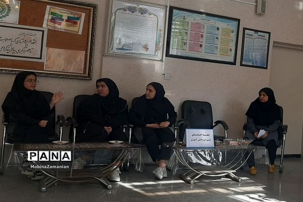 اولین جلسه شورای دانش‌آموزی دبیرستان شاهد شهید حمامی